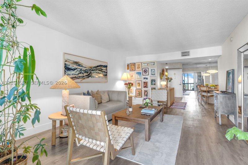 Condo for sale at Brickell Bay Club 1808