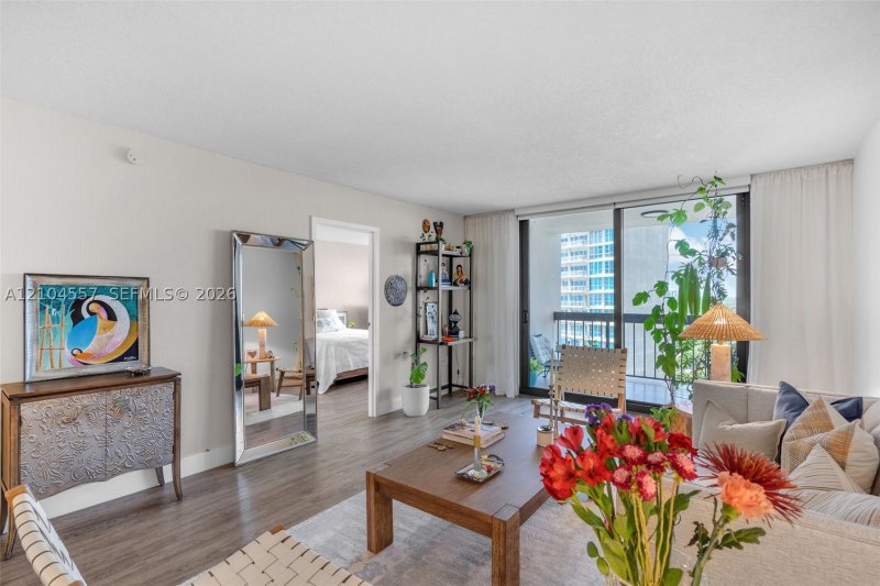 Condo for sale at Brickell Bay Club 1808
