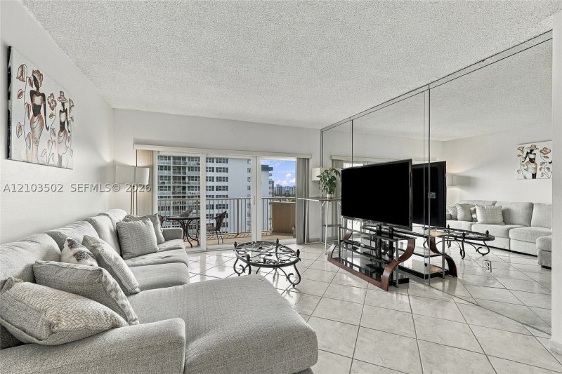 Condo for sale at The Hemispheres 19A