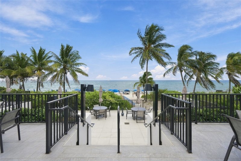 Condo for sale at The Hemispheres 19A
