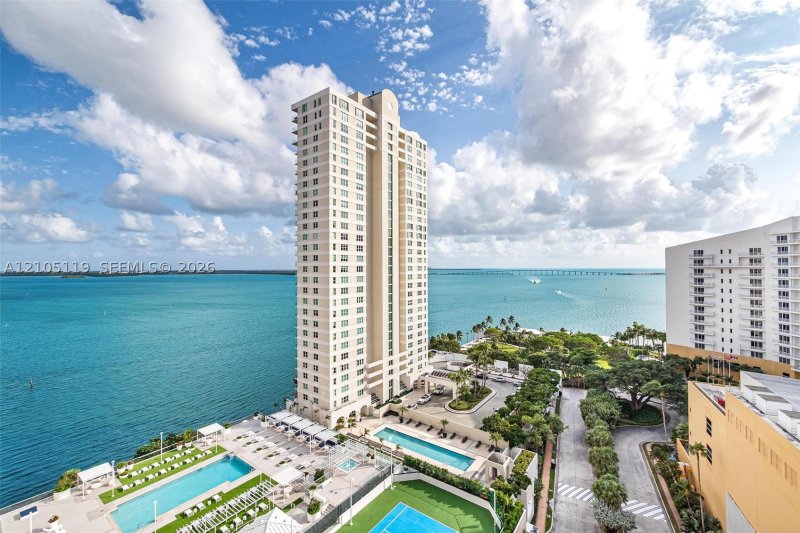 Alquiler de apartamento en Isola Brickell Key 1802