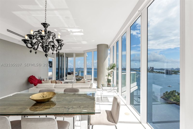 Comprar apartamento no Paramount Bay 1902