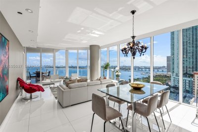 Comprar apartamento no Paramount Bay 1902