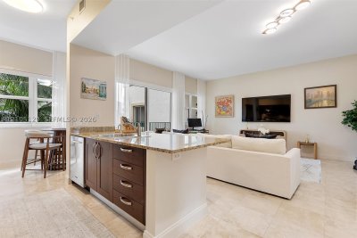 Comprar apartamento no Turnberry Village 401