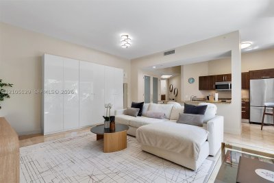 Comprar apartamento no Turnberry Village 401