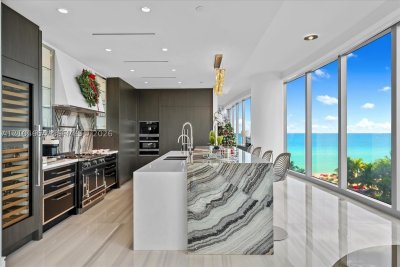 Comprar apartamento en The Estates at Acqualina 604