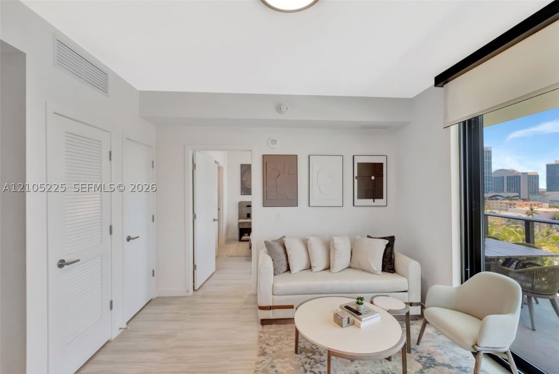 Condo for sale at 72 Park Miami Beach 808