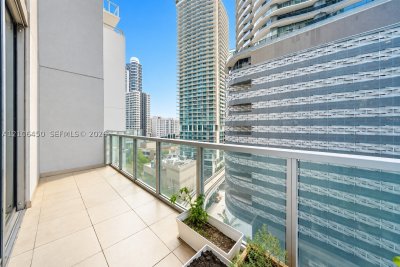 Aluguel de apartamento no Avenue on Brickell 1050 Tower 1002