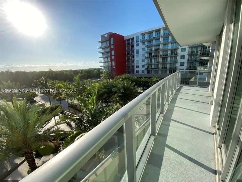 Condo for sale at Midtown Doral 305