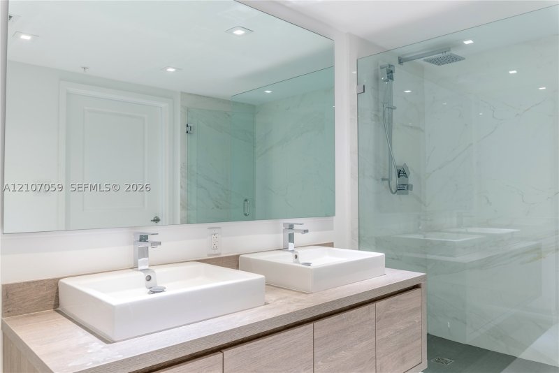 Comprar apartamento no 400 Sunny Isles 121