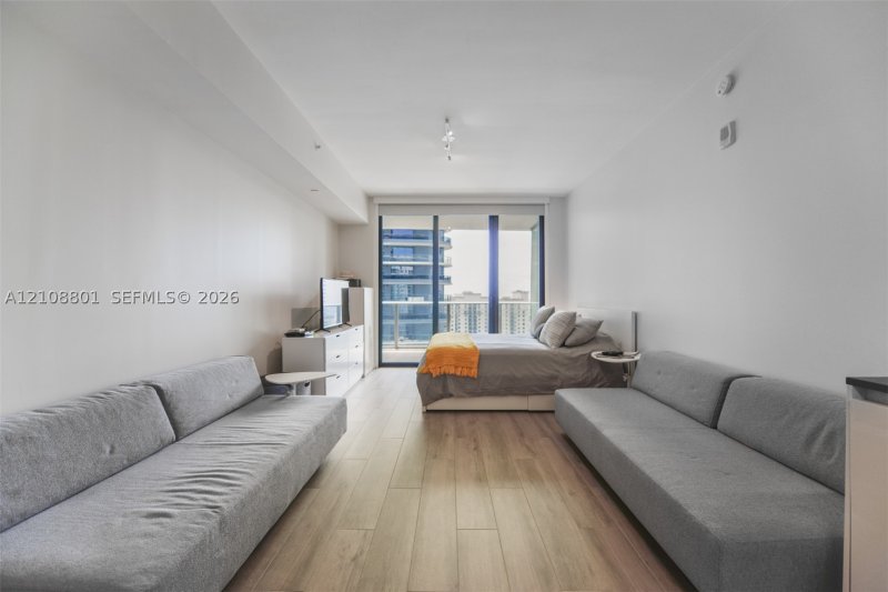 Apartment for rent at 1010 Brickell 3710