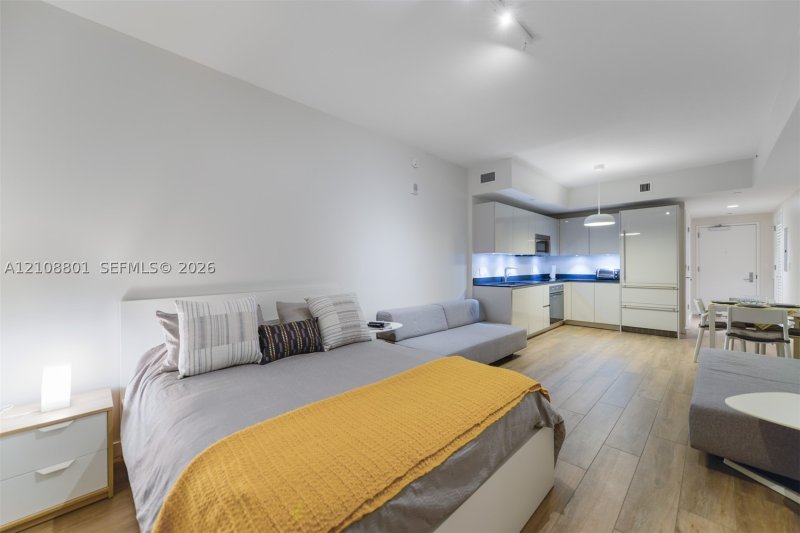 Apartment for rent at 1010 Brickell 3710