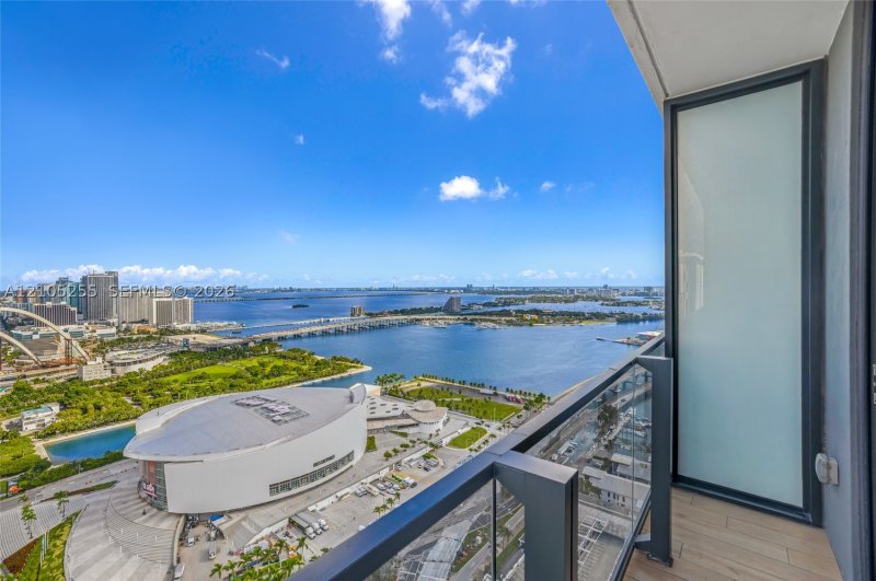 Comprar apartamento en The Elser Hotel and Residences 3508