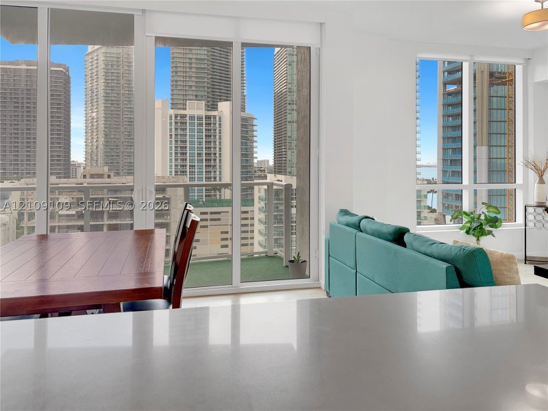 Aluguel de apartamento no The Crimson Miami 1403