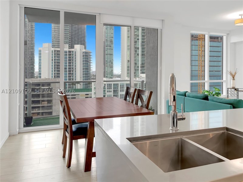 Aluguel de apartamento no The Crimson Miami 1403