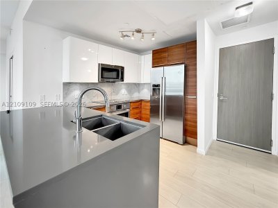 Aluguel de apartamento no The Crimson Miami 1403