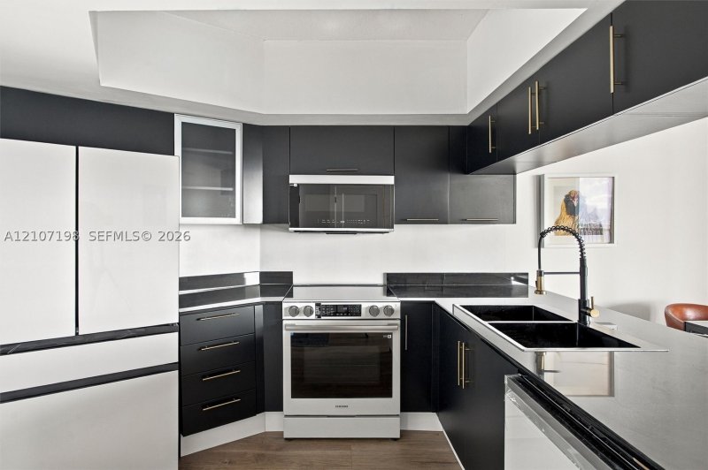 Apartment for rent at Opera Tower 4801