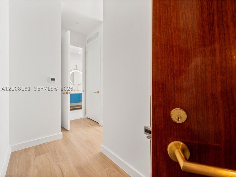 Comprar apartamento no Mr. C Residences Bayshore Tower 1707