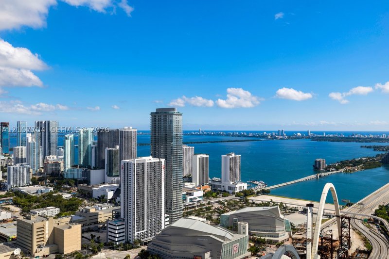 Comprar apartamento no E11EVEN Hotel & Residences 5201