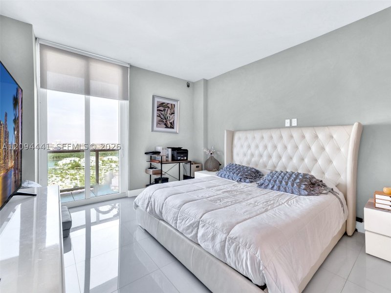 Condo for sale at Arlen House PH01