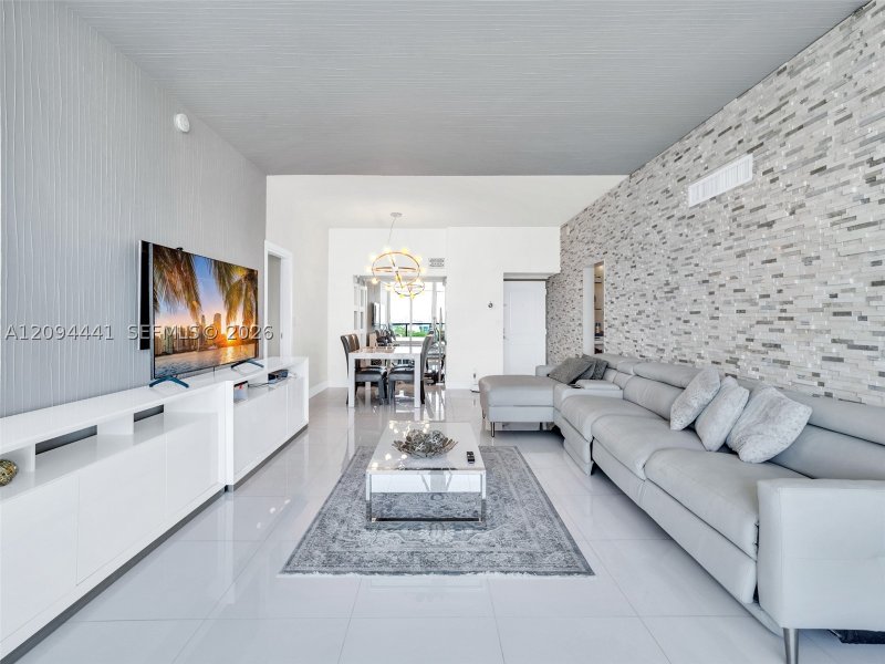 Condo for sale at Arlen House PH01