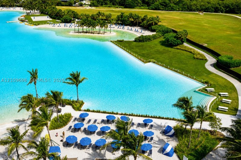 Condo for sale at One Park Tower by Turnberry 810