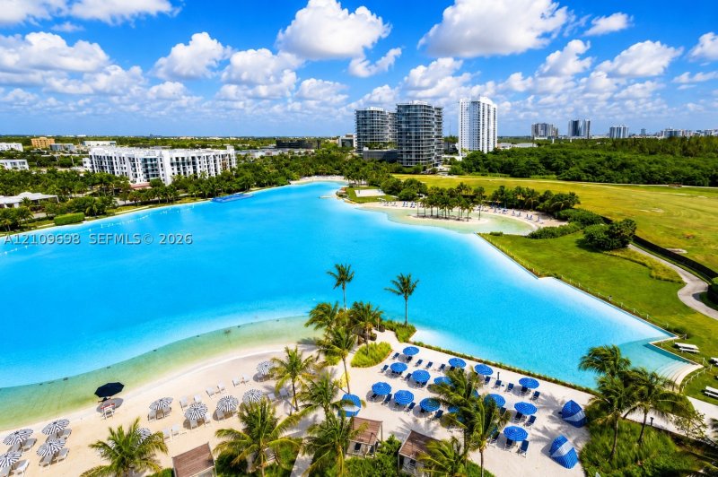 Condo for sale at One Park Tower by Turnberry 810