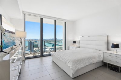 Canvas Apt #3303