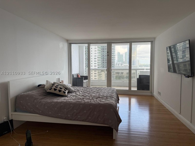 Aluguel de apartamento no The Grand A-2147