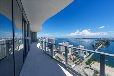 Comprar apartamento en Casa Bella 5003