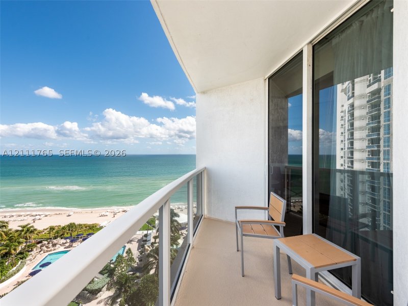 Comprar apartamento no Trump International Sonesta Beach Resort 1005