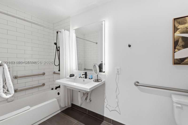 Condo for sale at The Elser Hotel and Residences 1518