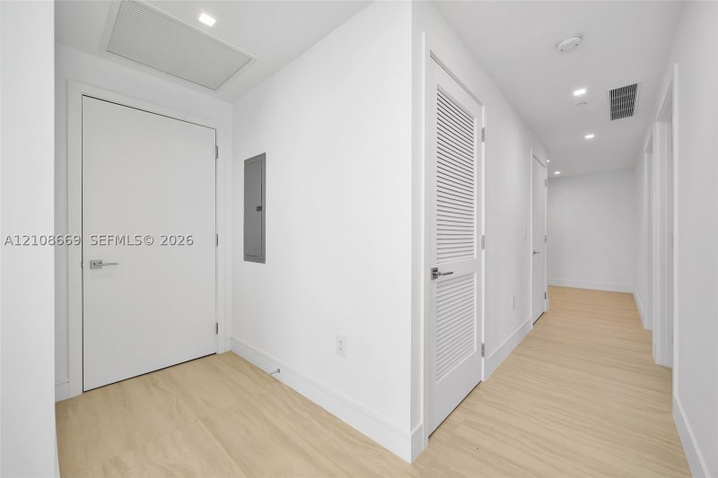 Condo for sale at One Park Tower by Turnberry 1605