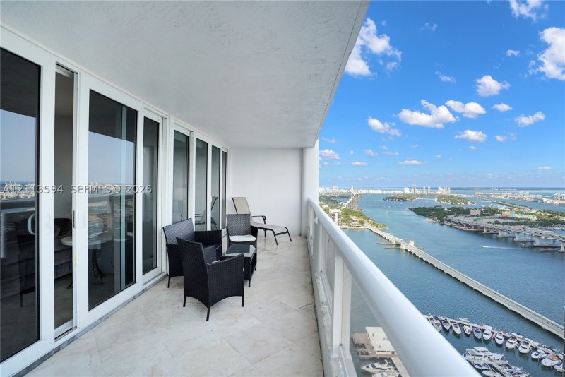 Aluguel de apartamento no The Grand C-4044