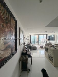 Aluguel de apartamento no Mint at Riverfront 2004