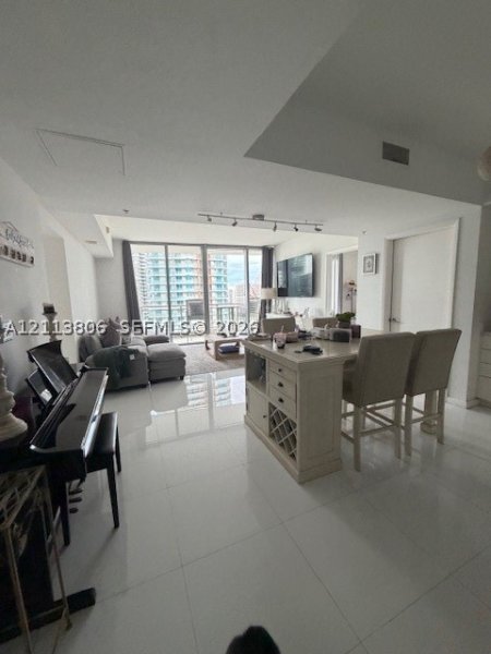 Aluguel de apartamento no Mint at Riverfront 2004