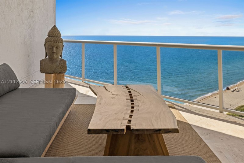 Condo for sale at The Sterling 2206