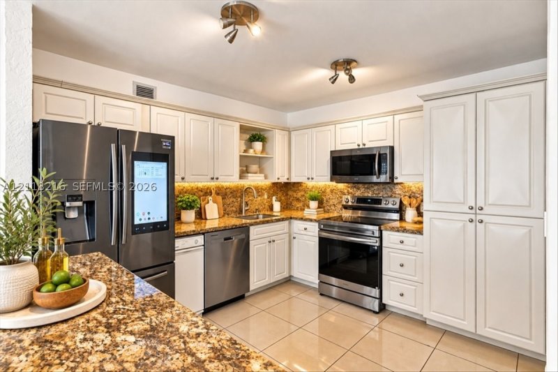 Condo for sale at King Cole 425