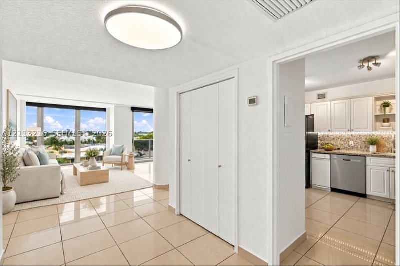 Condo for sale at King Cole 425