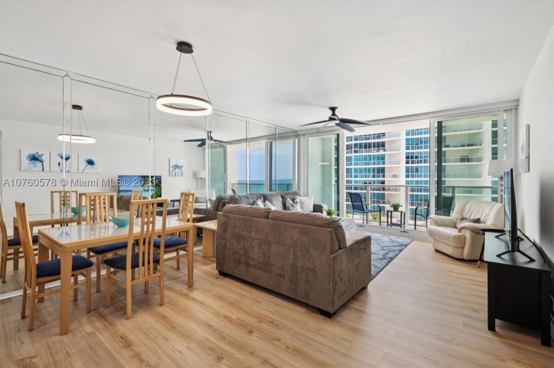 Apartment for rent at Alexander Towers 710