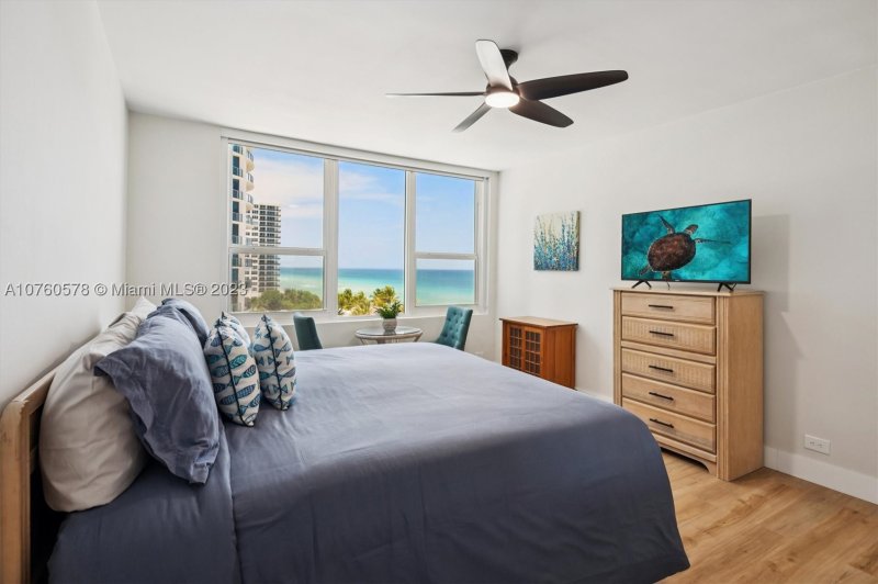 Apartment for rent at Alexander Towers 710