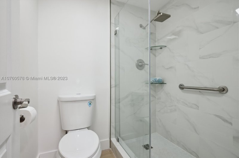 Apartment for rent at Alexander Towers 710