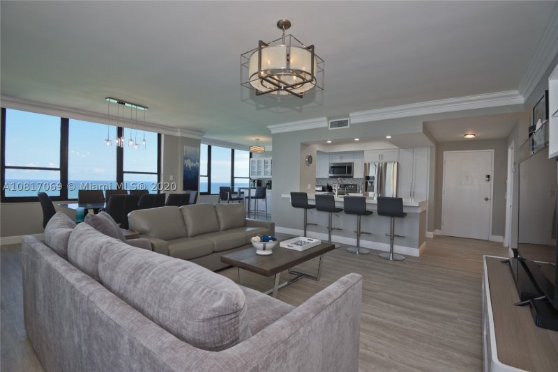 Apartment for rent at Alexander Towers PH-12