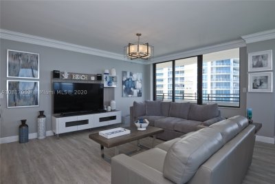 Aluguel de apartamento no Alexander Towers PH-12