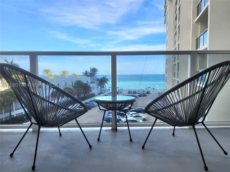 Apartment for rent at Alexander Towers 407