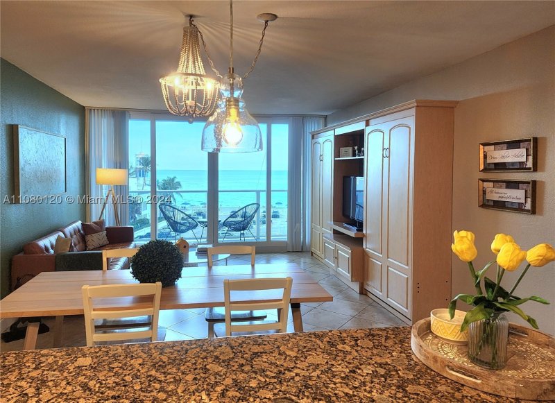 Apartment for rent at Alexander Towers 407