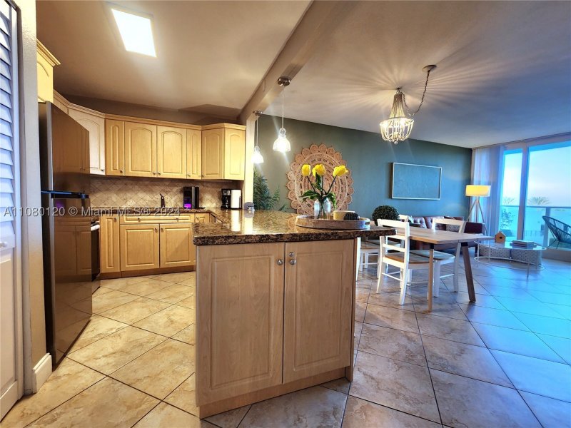 Apartment for rent at Alexander Towers 407