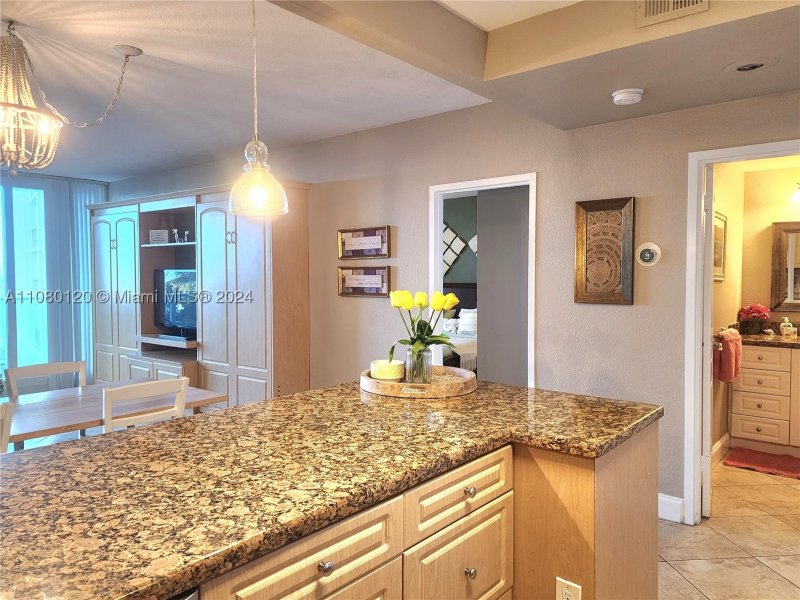 Apartment for rent at Alexander Towers 407