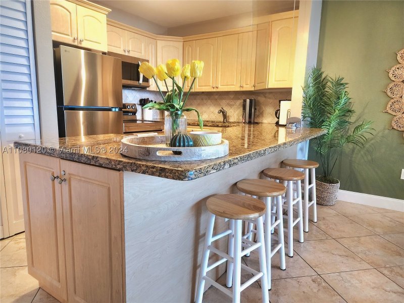 Apartment for rent at Alexander Towers 407