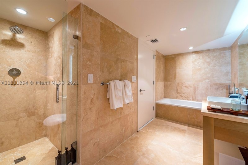 Apartment for rent at 1 Hotel & Homes South Beach 906